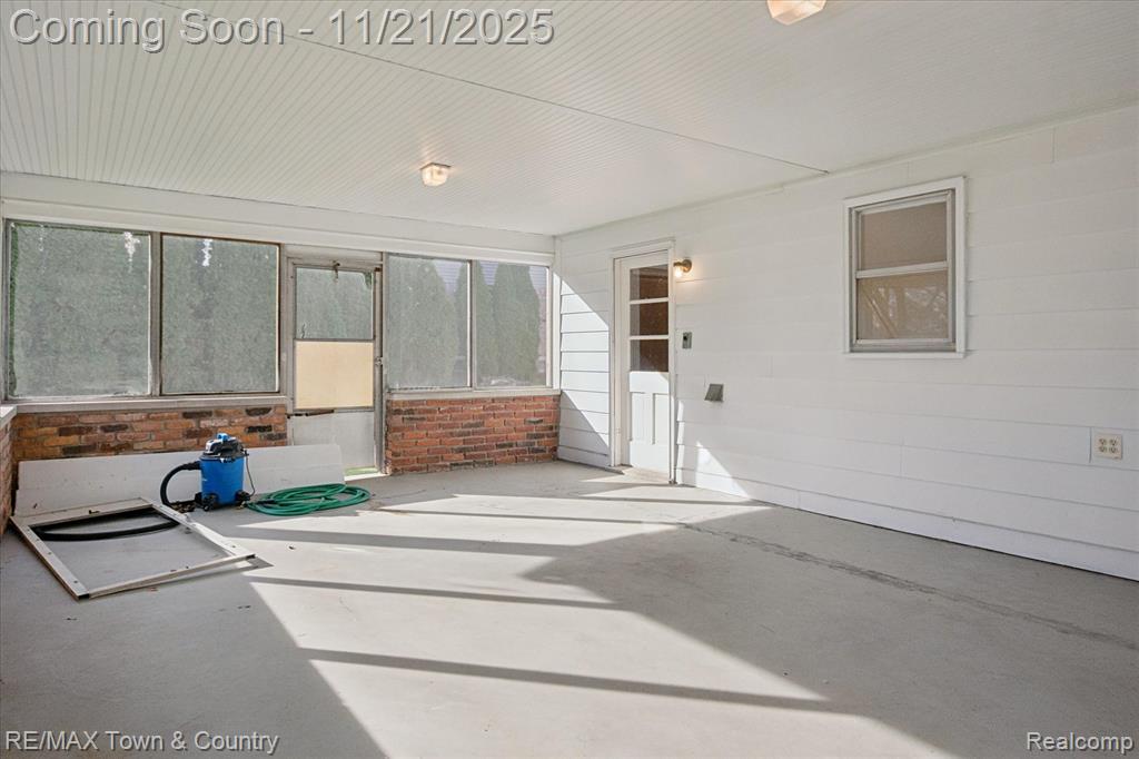 5593 Woodwind Drive, Bloomfield Hills, MI 48301 — Photo 37