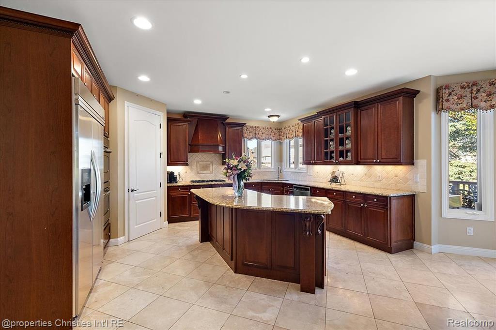 7220 Essex Drive, West Bloomfield, MI — Photo 38