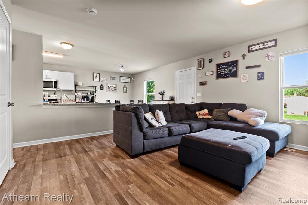 6102 Weyerbacher Drive, Swartz Creek, MI 48473 — Photo 20