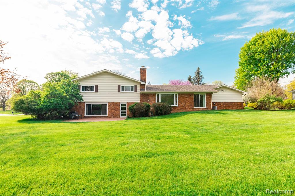 868 HELSTON Road, Bloomfield Hills, MI 48304 — Photo 40