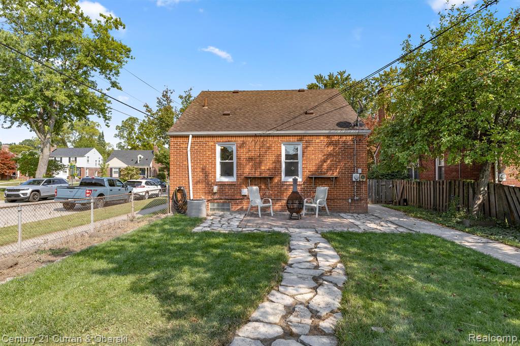 951 N MILDRED Street, Dearborn, MI 48128 — Photo 17
