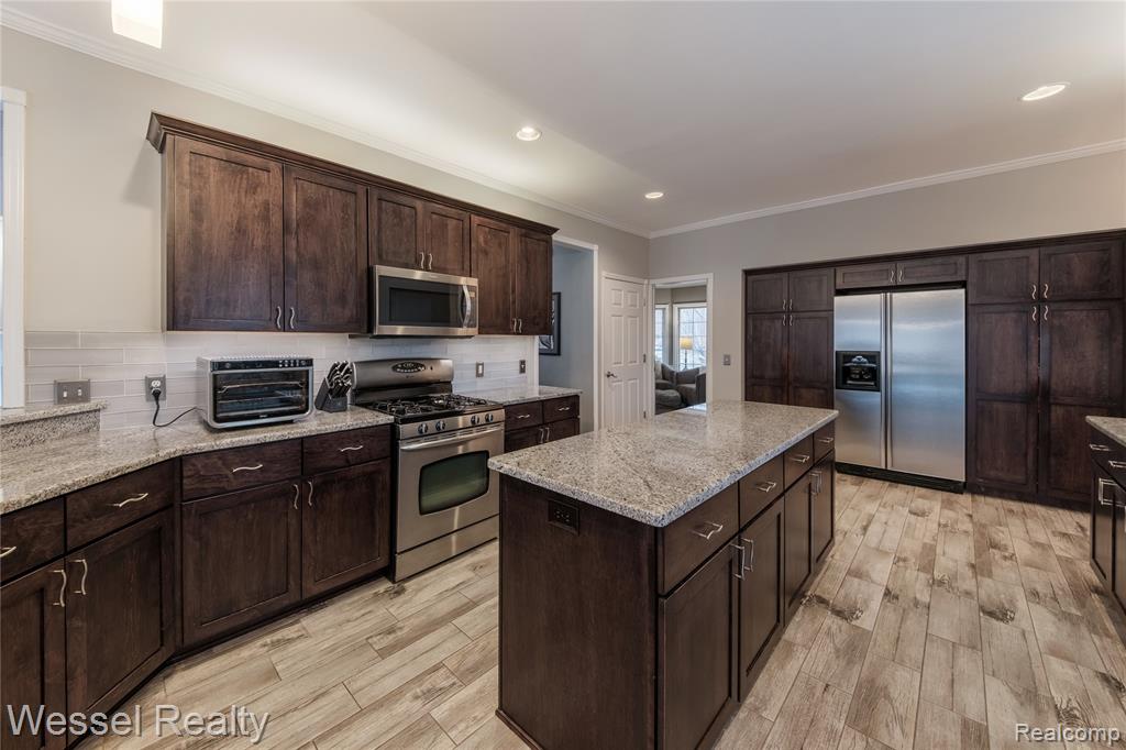 49112 White Mill Drive, Utica, MI 48317 — Photo 10