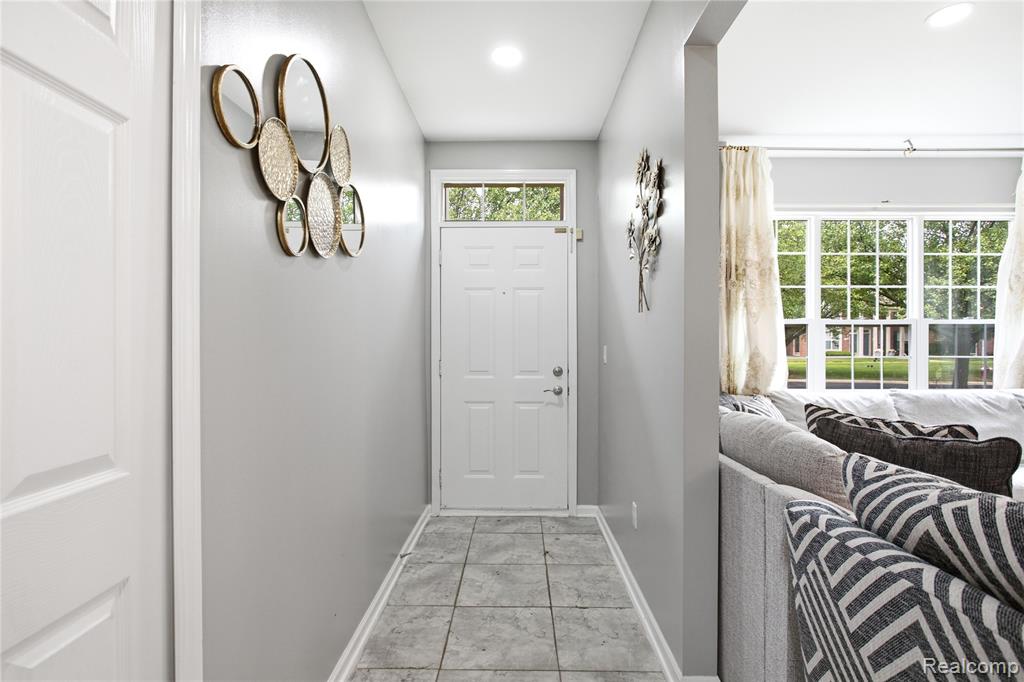 13169 Canopy Drive, Sterling Heights, MI 48313