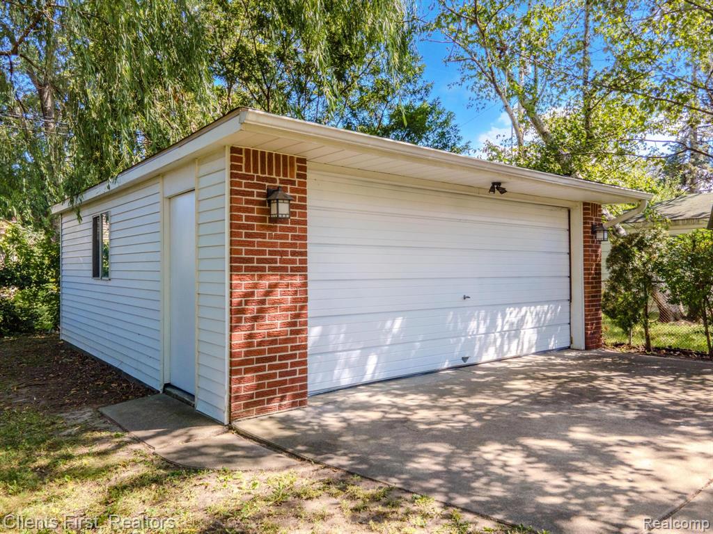 524 N York Street, Dearborn, MI 48128 — Photo 31
