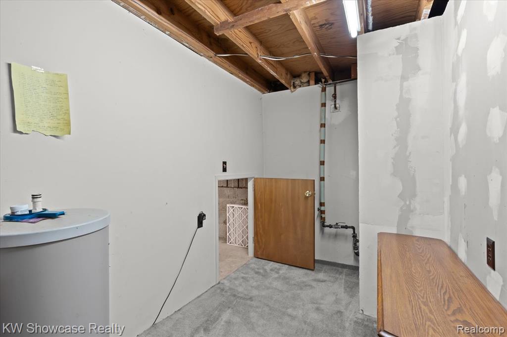 2370 Roselawn Street, Wolverine Lake, MI 48390 — Photo 20
