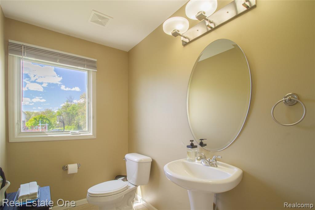 9068 Lebarron Court, Saline, MI 48176 — Photo 19
