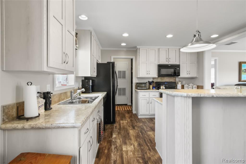 11166 Walden Court, South Lyon, MI 48178 — Photo 9