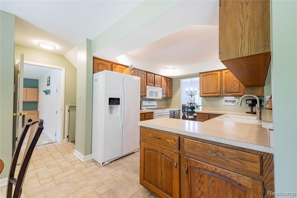 8366 Glengarry Road, Grosse Ile, MI 48138 — Photo 19