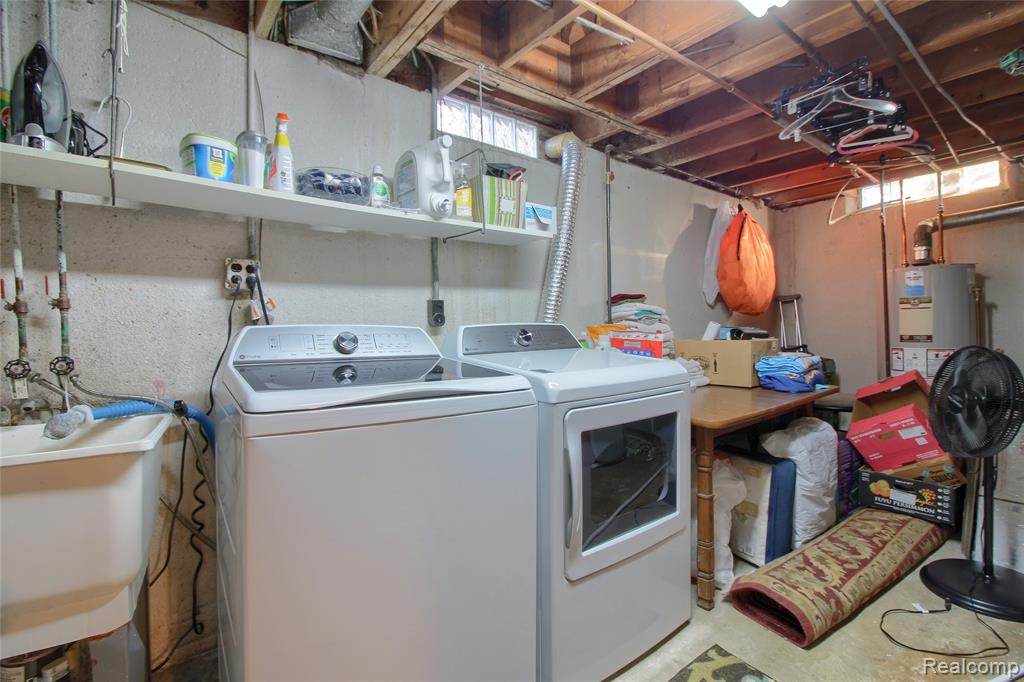 8650 Buffalo Drive, Commerce Twp, MI 48382 — Photo 33