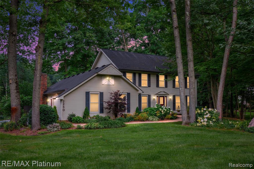 2250 Pepperidge Trail, Brighton, MI 48114