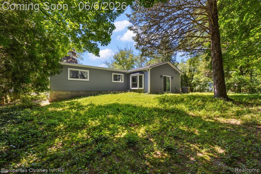 2255 Bedford Road, Bloomfield Hills, MI 48302 — Photo 10