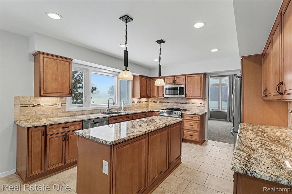 4813 Pickford Drive, Troy, MI 48085 — Photo 14