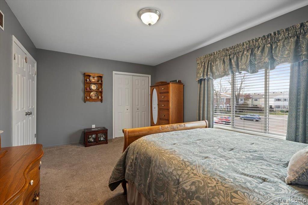 1818 SHIRE, Royal Oak, MI 48073 — Photo 25