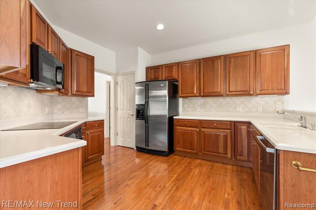 16502 CYPRESS Court, Northville, MI 48168 — Photo 10