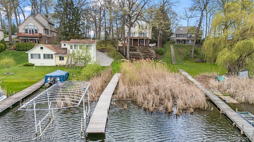 5027 GROVER Drive, Brighton, MI 48116 — Photo 4