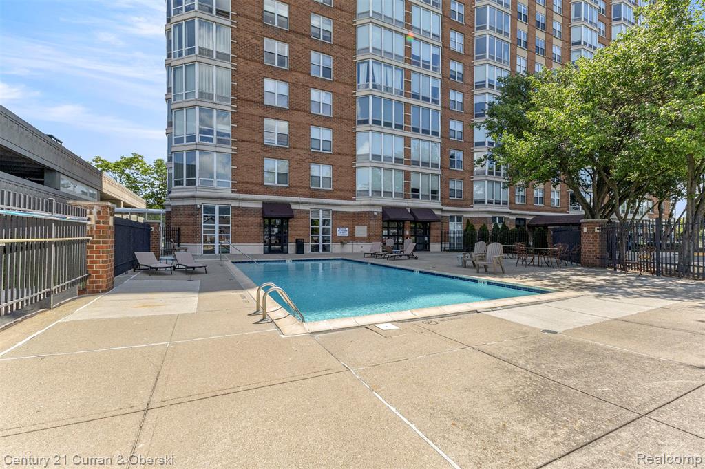 250 E Harbortown Drive, 708, Detroit, MI 48207 — Photo 37