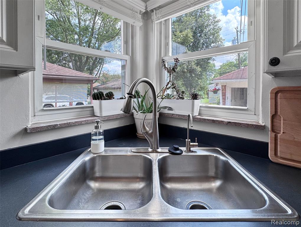 437 Normandy Road, Royal Oak, MI 48073 — Photo 13