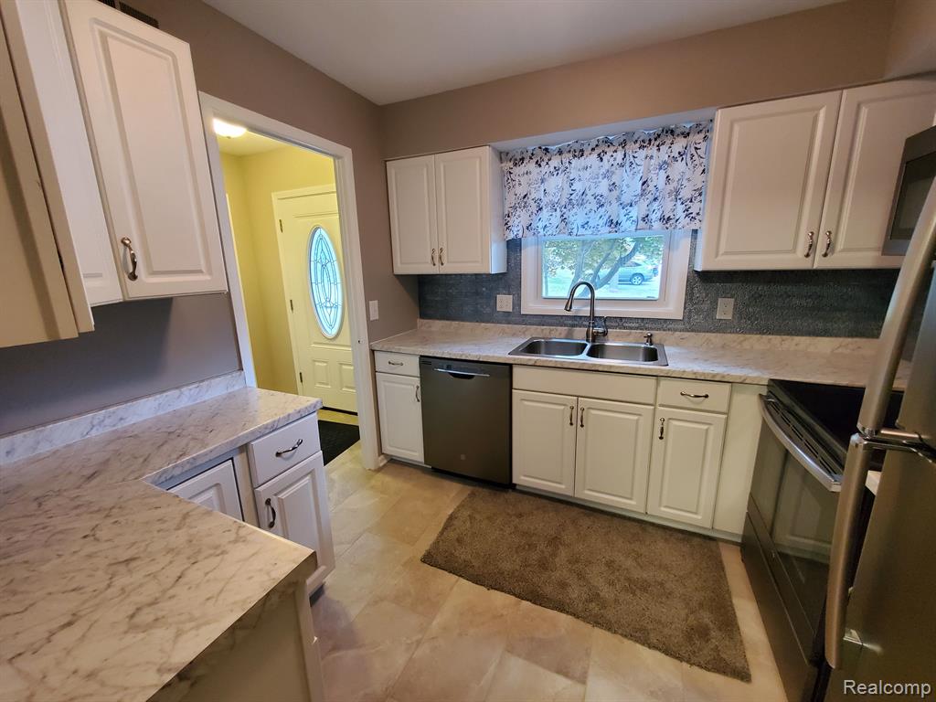 1720 BRENTWOOD Drive, Troy, MI 48098 — Photo 10