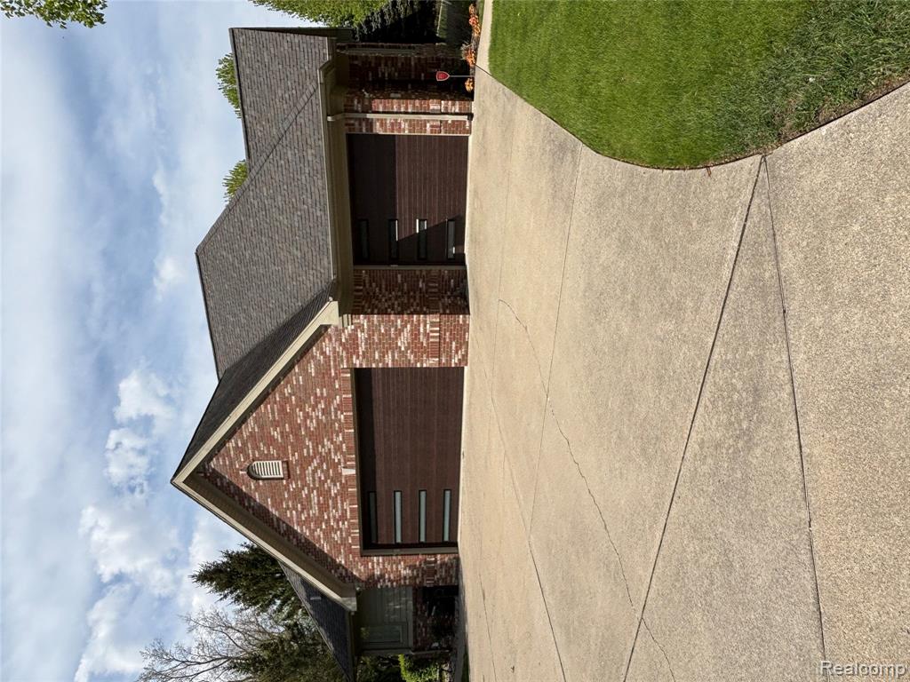 9035 N Island Drive, Flushing, MI 48433 — Photo 2