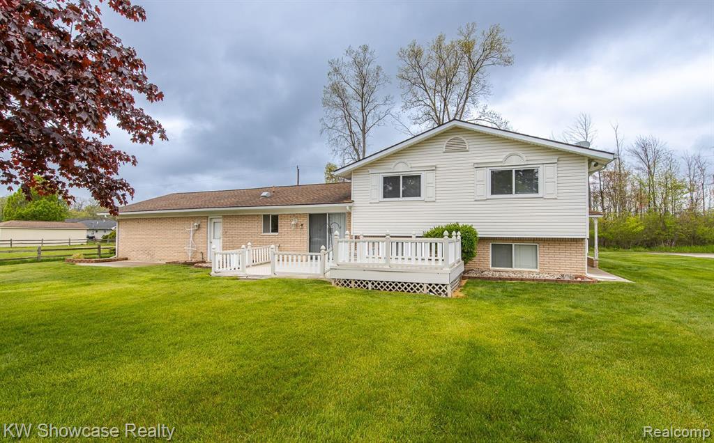 841 DRIBURG Drive, Commerce Twp, MI 48390 — Photo 27