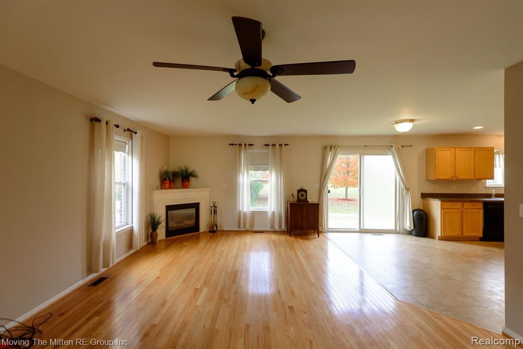 42990 N CUMBERLAND Drive, Van Buren, MI 48111 — Photo 5