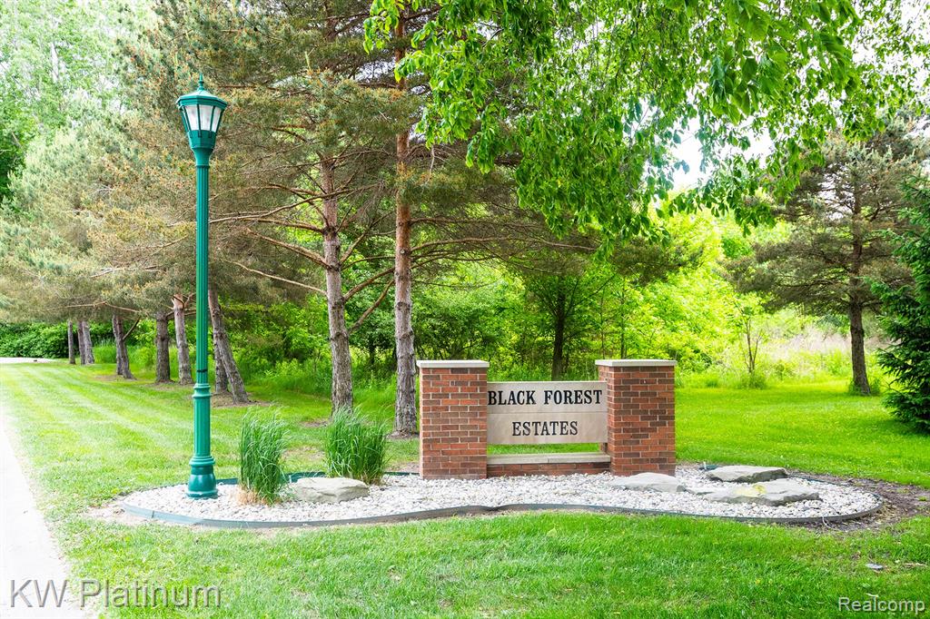 3167 Blackheath Court, Port Huron, MI 48060 — Photo 32