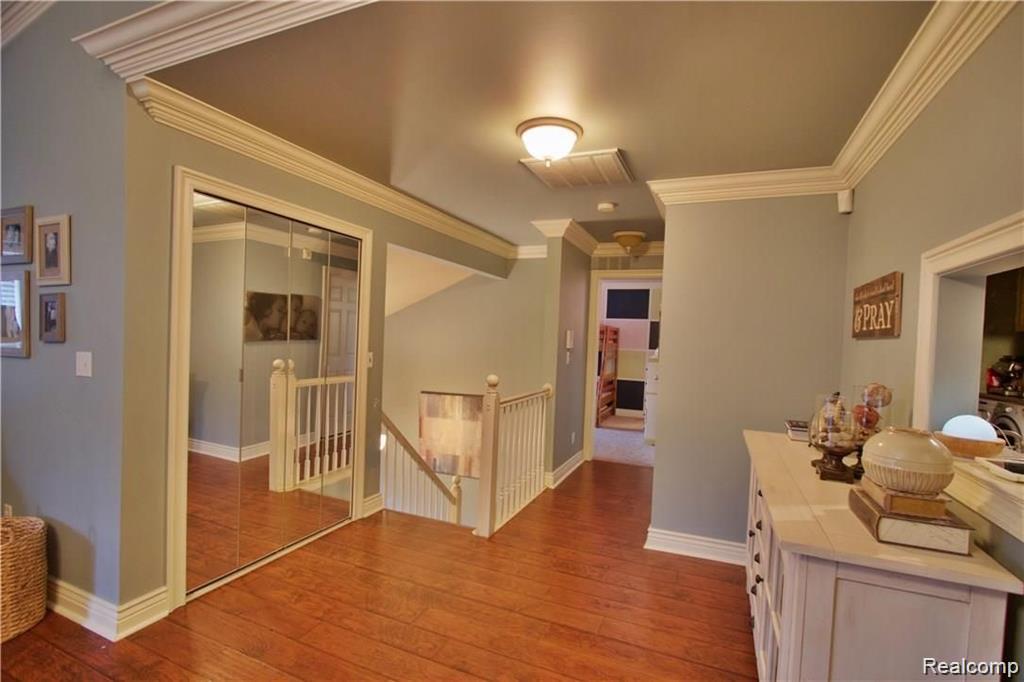 5445 Pine Aires Drive, Sterling Heights, MI 48314 — Photo 9