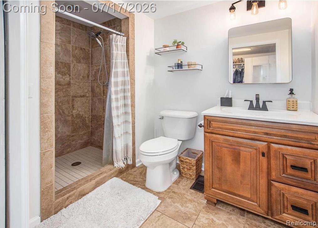 5256 Dickson Drive, Sterling Heights, MI 48310 — Photo 9