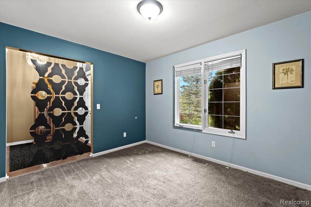 8477 Mist Field Court, Howell, MI 48843 — Photo 15