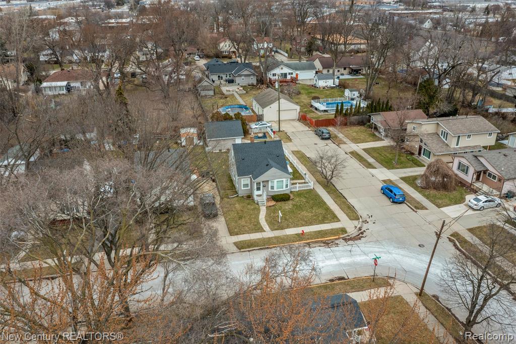 609 E Baker Avenue, Clawson, MI — Photo 31