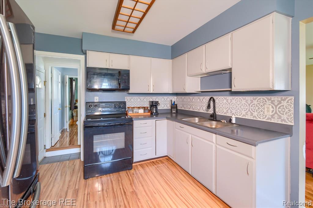 5477 Hopkins Road, Flint, MI 48506 — Photo 9