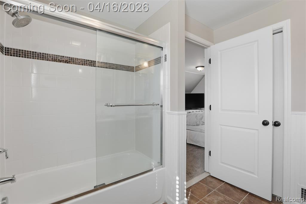 4350 Mandalay Avenue, Royal Oak, MI 48073 — Photo 27