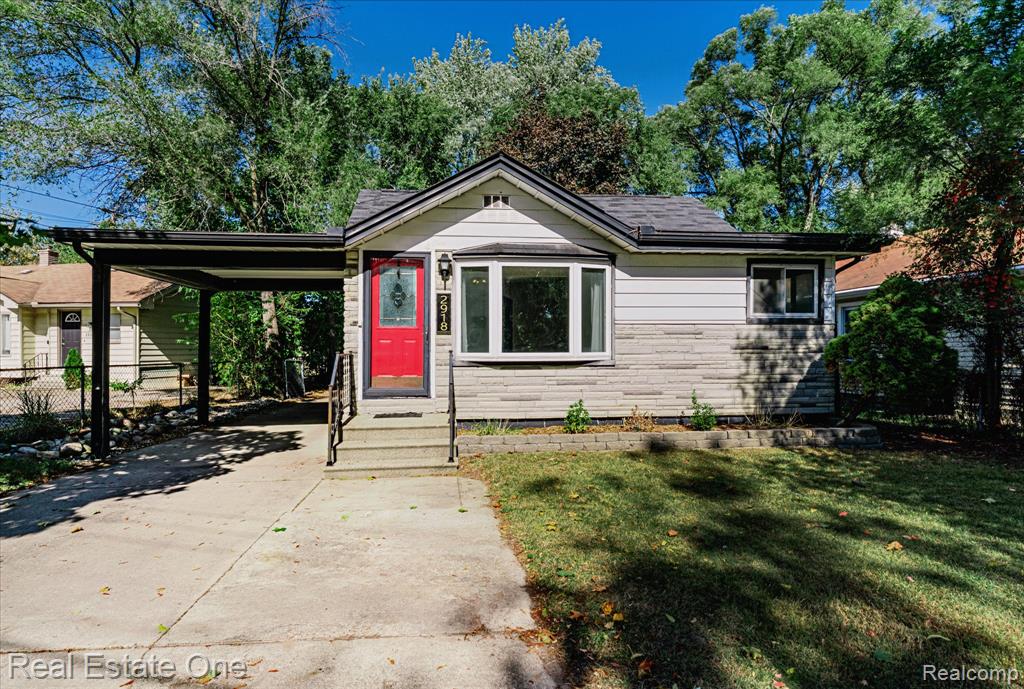 2918 Nagle Court, Keego Harbor, MI 48320 — front exterior