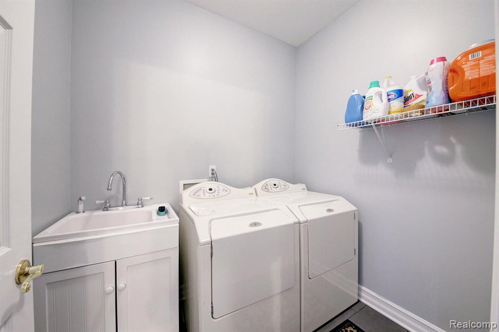 49169 Founders Court, Canton, MI 48187 — Photo 24