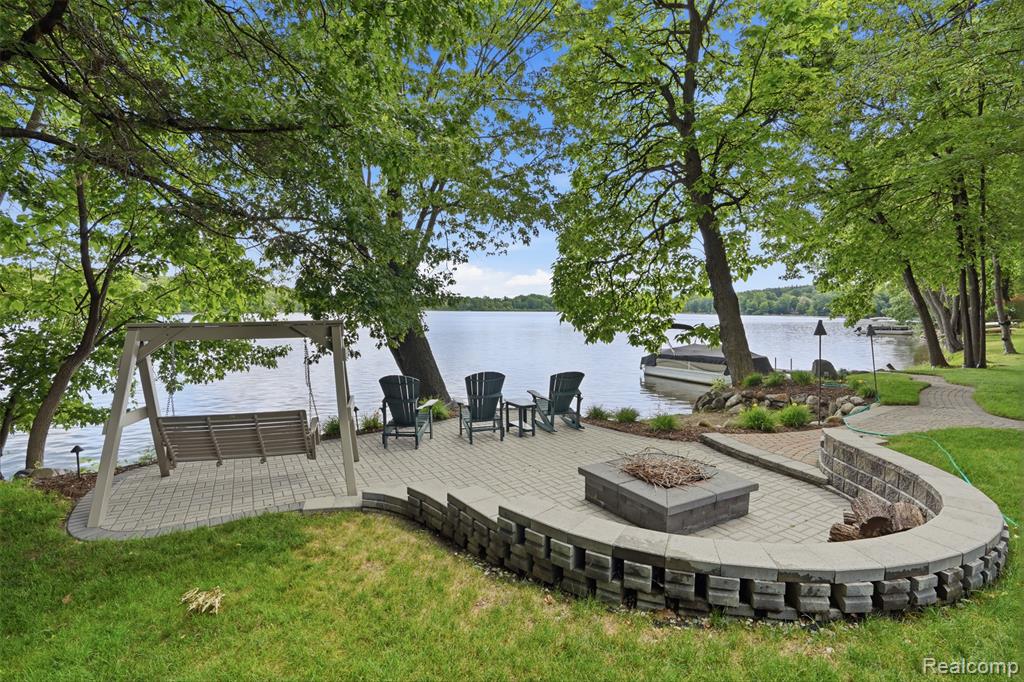 5483 Lake Ridge Drive, Brighton, MI 48116 — Photo 57