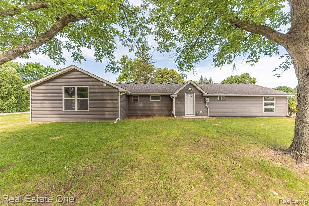 912 N Wixom Road, Wixom, MI 48393 — Photo 41