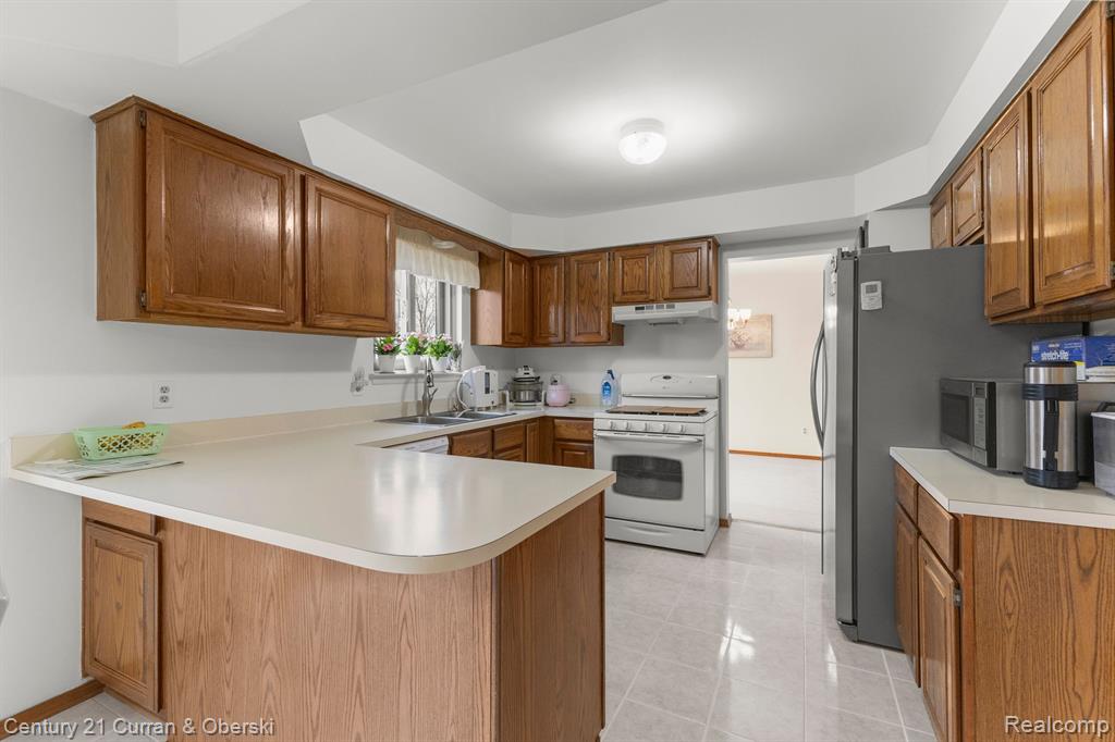 6970 FOREST PARK, Troy, MI 48098 — Photo 10