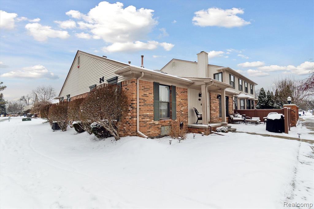 41354 SOUTHWIND Drive, Canton, MI 48188 — Photo 2
