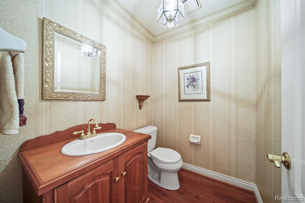 9856 Rattalee Lake Road, Clarkston, MI 48348 — Photo 23