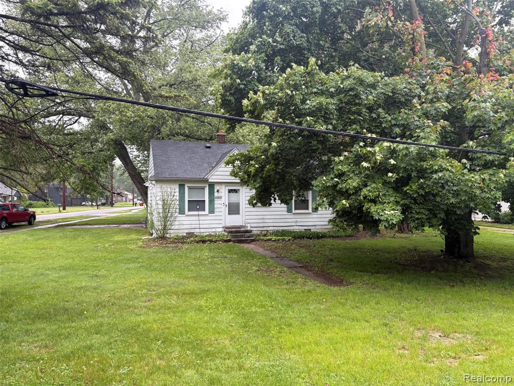 22517 Berg Road, Southfield, MI 48033