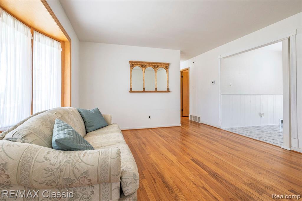 7349 IROQUOIS Street, Westland, MI — Photo 7
