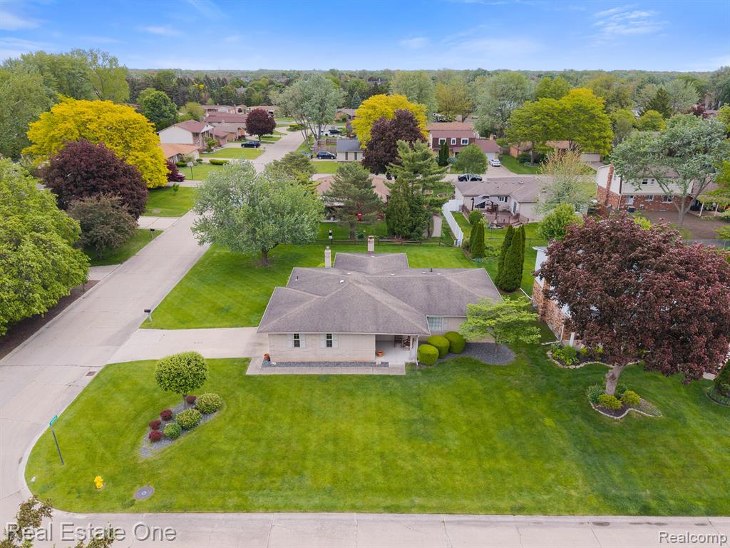 39664 Cadborough Drive, Clinton Twp, MI 48038 — Photo 44