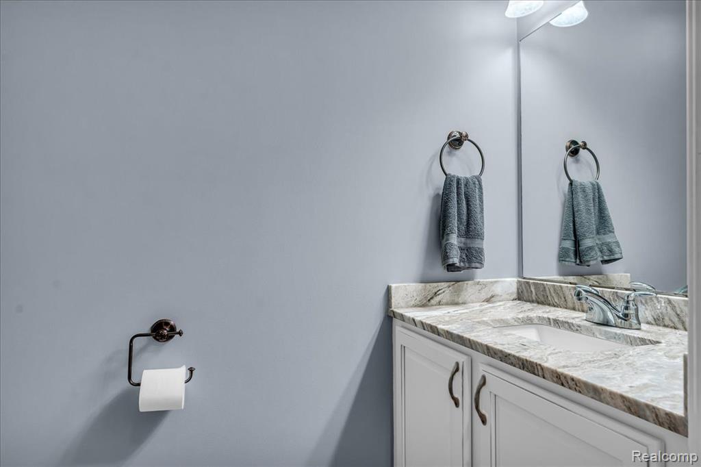 4142 Oak Street, Grand Blanc, MI 48439 — Photo 18
