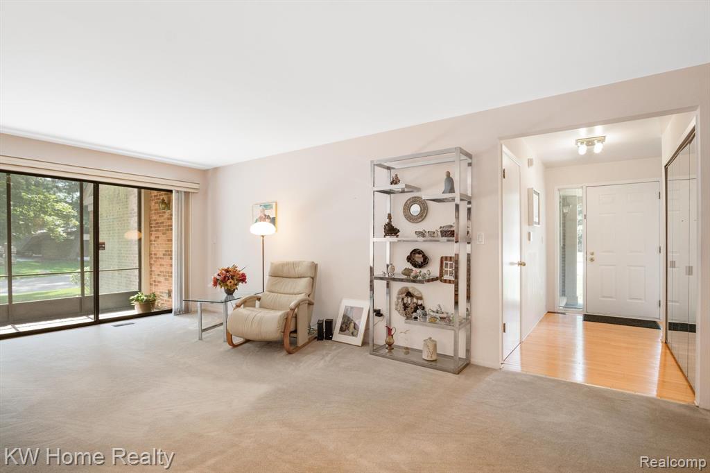 29691 Pine Ridge Circle, Farmington Hills, MI 48331 — Photo 17