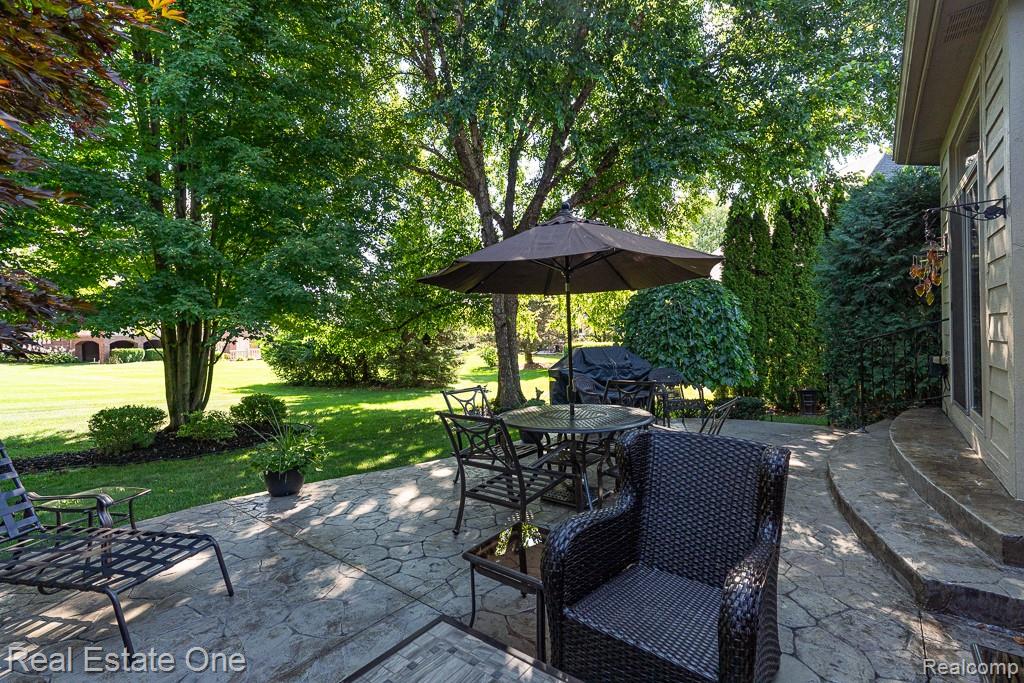 6615 Chatham Circle, Rochester Hills, MI 48306 — Photo 54