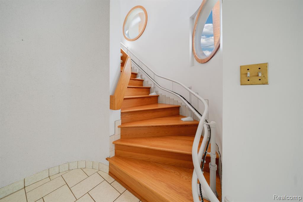 935 Stratton Drive, Waterford, MI 48328 — Photo 5