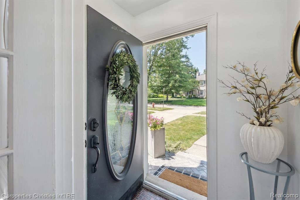 9824 Arden Street, Livonia, MI 48150 — Photo 5
