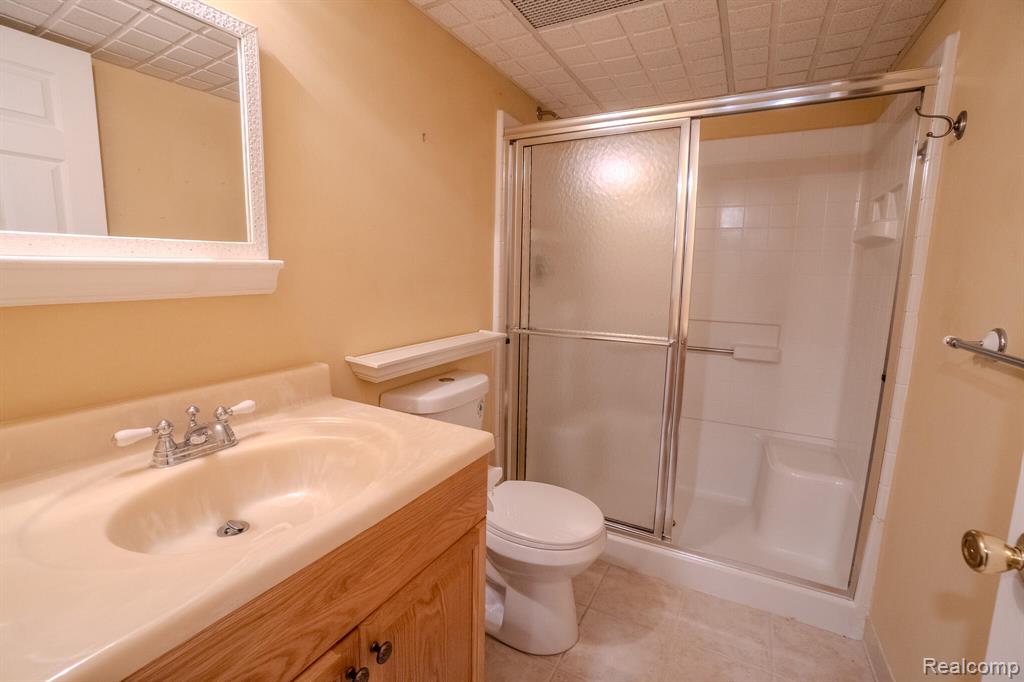 5235 Royal Vale Lane, 70, Dearborn, MI 48126 — Photo 24