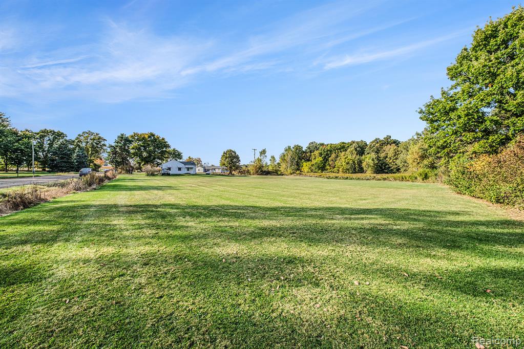 10126 McEnrue Road, Swartz Creek, MI 48473 — Photo 15