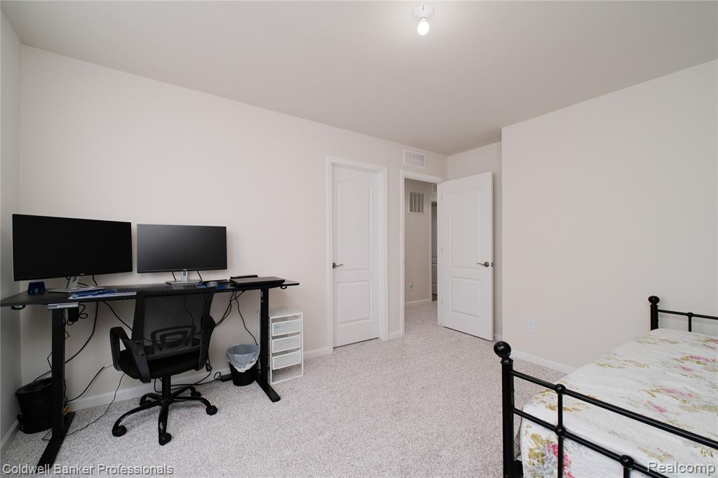 4813 Marquette Drive, Milford, MI 48381 — Photo 33